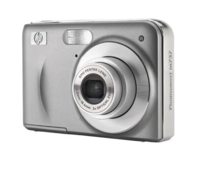 HP Photosmart M737 8.0 Megapixel Digital Camera Silver FCLSD-0701 Case Works - Image 1 of 4
