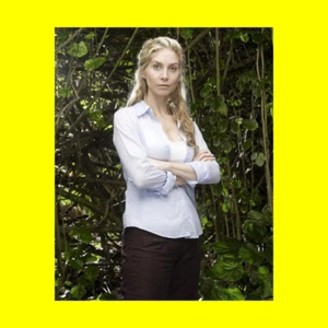 Elizabeth Mitchell - LOST - 8 x 10 Photo Printed at a Lab - Picture 1 of 1