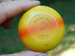 Duncan Super Tops Torneo Yoyo Amarillo con Rayas Rojas - Imagen 1 de 3