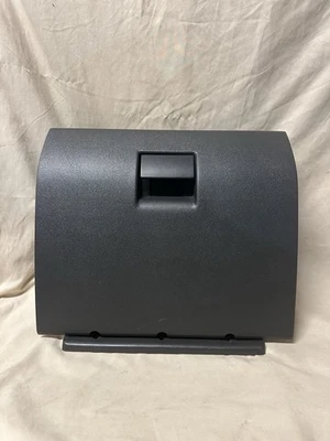 Puerta guantera Chevrolet Colorado 15931598 2004-2012 Foto 1 de 4