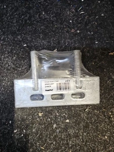 Paquete de 2 clips de panel de grava galvanizados de alta resistencia X10 soportes de taco de 2 clavijas - Imagen 1 de 1