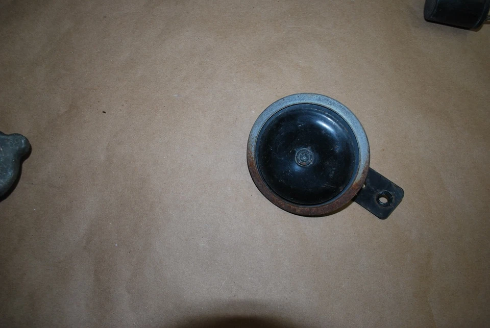 1980 - 1983 HONDA GOLDWING GL1100 HORN - Imagem 1 de 1