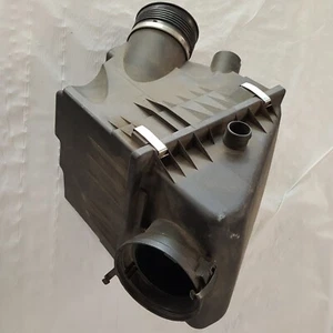 OEM BMW e38 740i 740iL AIR INTAKE CLEANER FILTER BOX from 09/1998 - Picture 1 of 3