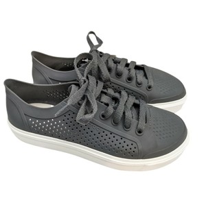 crocs with shoe laces