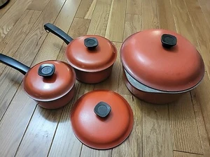 Vintage CLUB 7 Pieces Aluminum Coral Red Pots & Pans Set w/ Lids - Picture 1 of 6