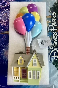 NEU! 2024 Disney Parks Pixar Fest UP Tischplatte Lampe Leuchte LED Ballon Haus - Bild 1 von 8