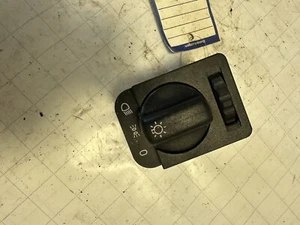 Opel Corsa B  Lichtschalter Schalter Licht 90481764     (90481) - Bild 1 von 5