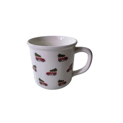 Taza de café esmaltada POTTERY BARN blanco rojo verde árbol de Navidad coche amaderado  Foto 1 de 4
