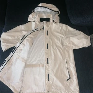 Killtec. Damen Stoffjacke. Gr 40.in Beige. Reißverschluss. Abnehmbare Kapuze. - Bild 1 von 22