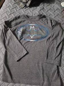 Batman Long Skeeves Boys Pull Over Size 5/6 - Picture 1 of 2