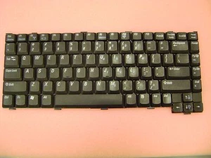 Genuine Dell Inspiron 2200 Laptop Keyboard * D8883 0D8883  (Used) Grade B - Picture 1 of 8