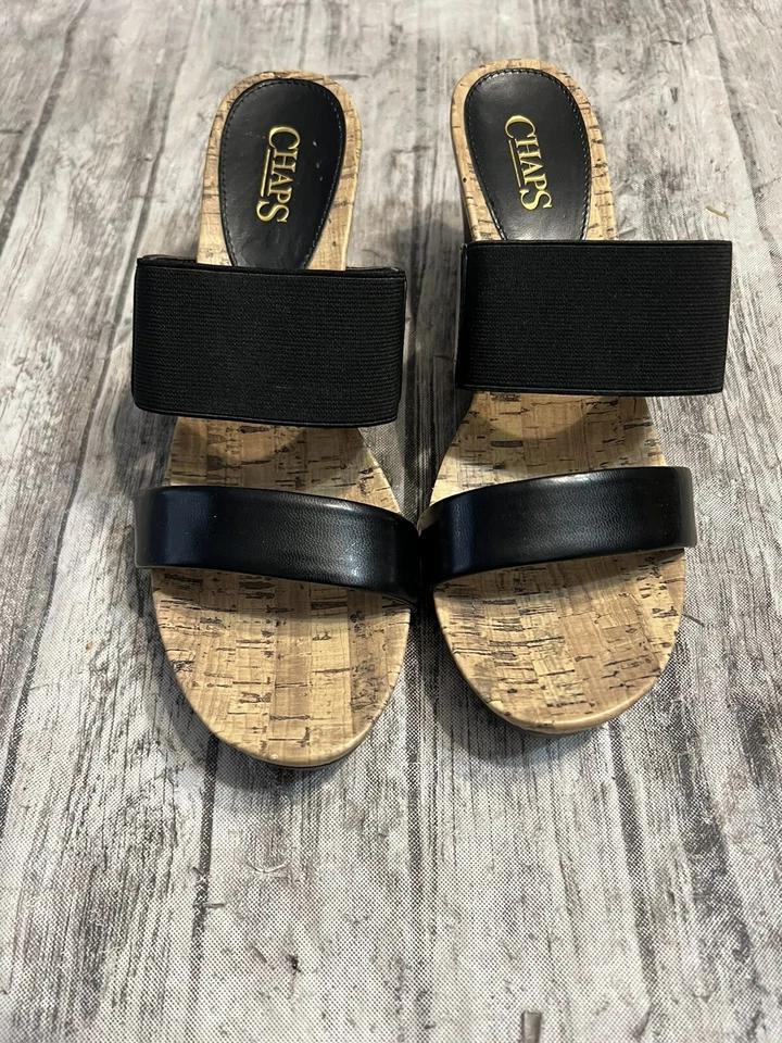 Sandalia para mujer Chaps talla 8B cuña de corcho negra y tostada Rhoda Foto 1 de 4