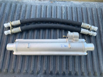 Nuevo de Lote Antiguo 2003-2008 Ford OEM 6W7Z-6A642-AA Enfriador de Aceite Crown Victoria Police P71 Foto 1 de 4