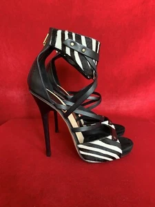 Jimmy Choo tacchi a spillo in pelle con stampa zebrata e punta aperta e cinturino taglia 39,5 - Foto 1 di 5