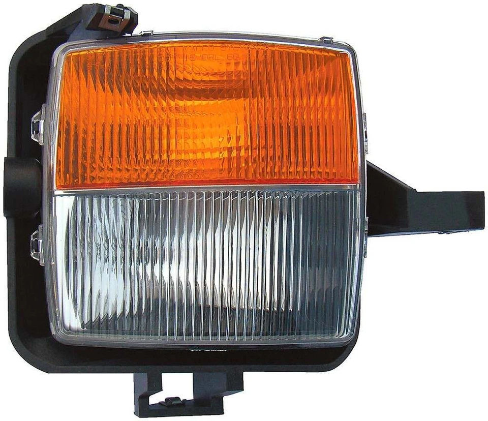 FIT 03-07 CADILLAC CTS PASSENGER FRONT RT PARKING/FOG LIGHT/TURN SIGNAL ASSEMBLY - Image 1 of 2