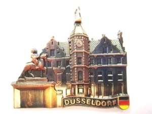 Düsseldorf Rathaus Magnet Metall ,Souvenir Germany,Deutschland,(rbr) - Picture 1 of 4