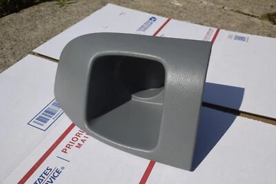 Portavasos Honda Odyssey 1997 - trasero izquierdo - tercera fila Foto 1 de 4