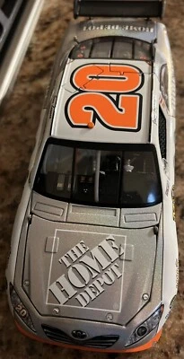 JOEY LOGANO #20 Home Depot 2010 Camry Flashcoat plateado escala 1:24, ¡muy raro! Foto 1 de 4