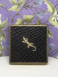 Vintage Powder Compact With Lizard Figurine And Faux Lizard Cover - Picture 1 of 8