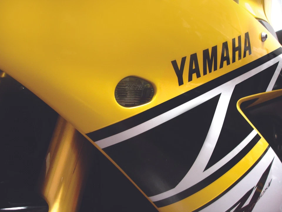 Hot Bodies Y04R1-SIG-SMK montaje empotrado señales de giro delanteras 02-20 Yamaha YZF-R6 Foto 1 de 1