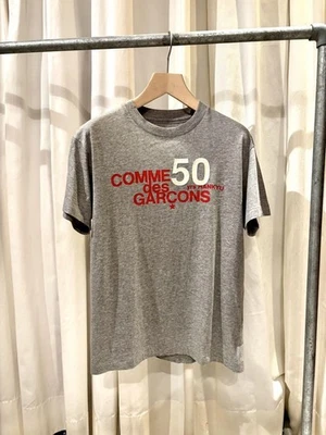 CAMISETA USADA COMME DES GARCONS HANKYU GRANDES ALMACENES 50 ANIVERSARIO SIN USAR Foto 1 de 4