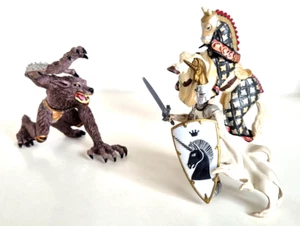 ELC Werewolf Vs Papo White Knight Figurenset Tower of Doom Fantasy World Set - Bild 1 von 4