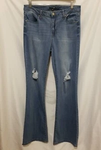 Fashion Nova Jeans Women 15/32 Blue Light Wash Distressed Boot Cut - Picture 1 of 11