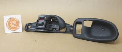 99-04 Blazer S10 S10 S15 Pickup Passenger Side Interior Door Handle & Bezel OEM — 第 1/4 张图片