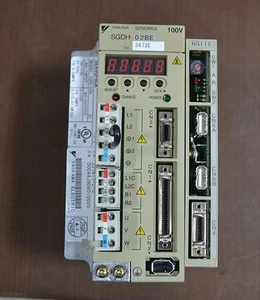 YASKAWA SGDH-02BE SERVO DRIVE / JUSP-NS115 MECHATROLIINK IF/UNIT - Imagen 1 de 2