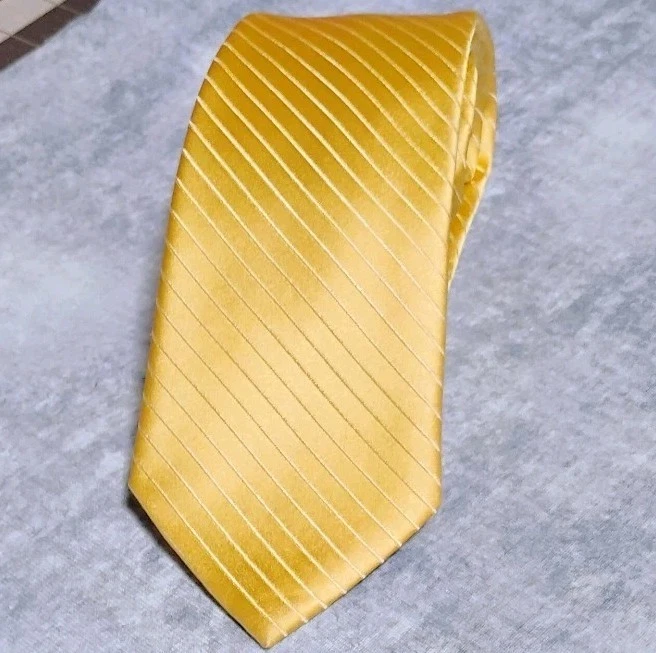 Классический галстук, твердый желтый шелк, диагональное тиснение, Jones NY, отличное состояние товара - Изображение 1 из 3