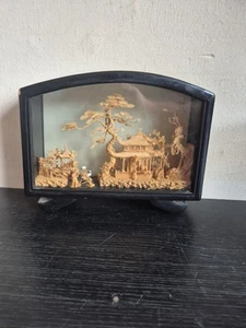 Vintage chinesische 3D Korkschnitzerei Diorama Skulptur im Glaskasten (D4) - Bild 1 von 15