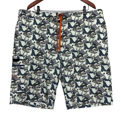 Pantalones cortos Grundens para hombre verde y gris camuflaje cabeza de pez nuevos sin etiquetas talla 40 - Imagen 1 de 4