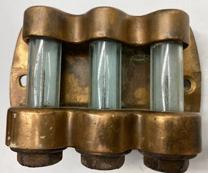 Líquido vintage de latón de 3 cámaras  Mirador de aceite, combustible, coche. 3 lb 10 oz - Imagen 1 de 8