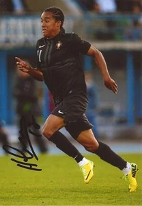 FOTO DE ACCIÓN 6x4 firmada por Helder Costa de Portugal, Leeds & Wolves + certificado de autenticidad - Imagen 1 de 1