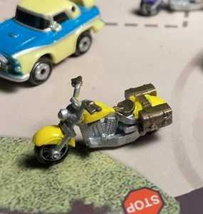 MicroMachines Scaled Saddle Harley (yellow/bronze) OTHER VEHICLES NOT INCLUDED - Picture 1 of 7