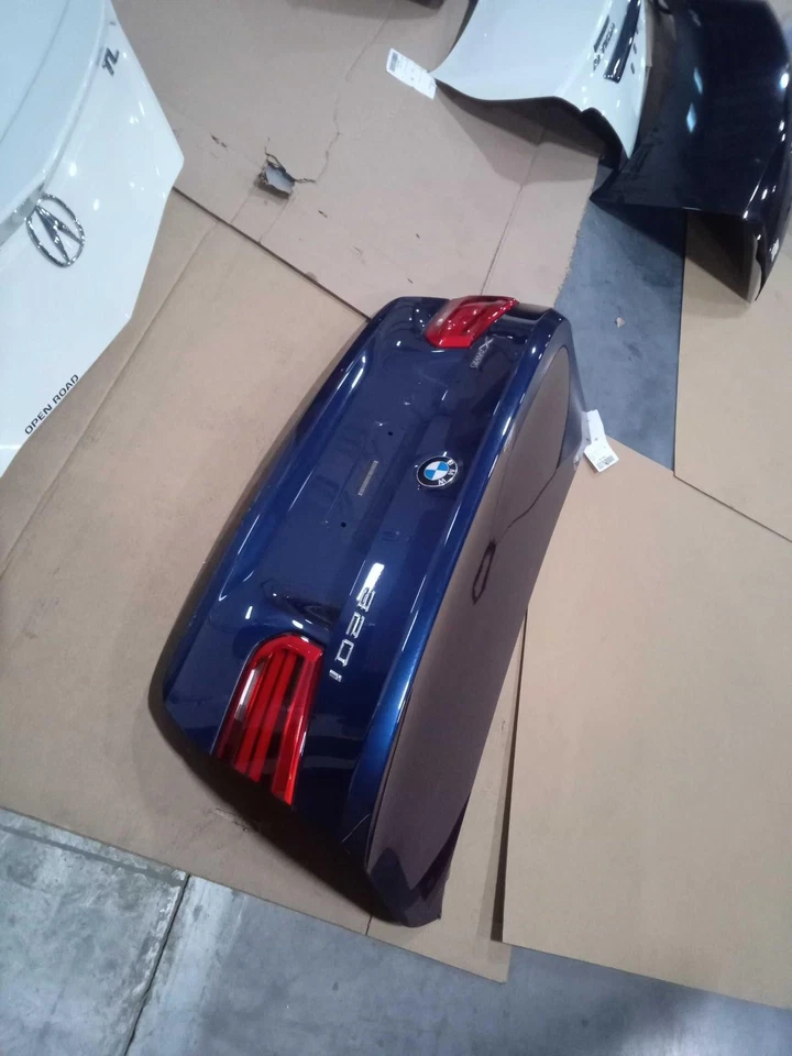 2017 BMW 320i Deck Lid Trunk Lid Blue OEM Used 84000 Miles NJ25-13811-374675 - Изображение 1 из 2