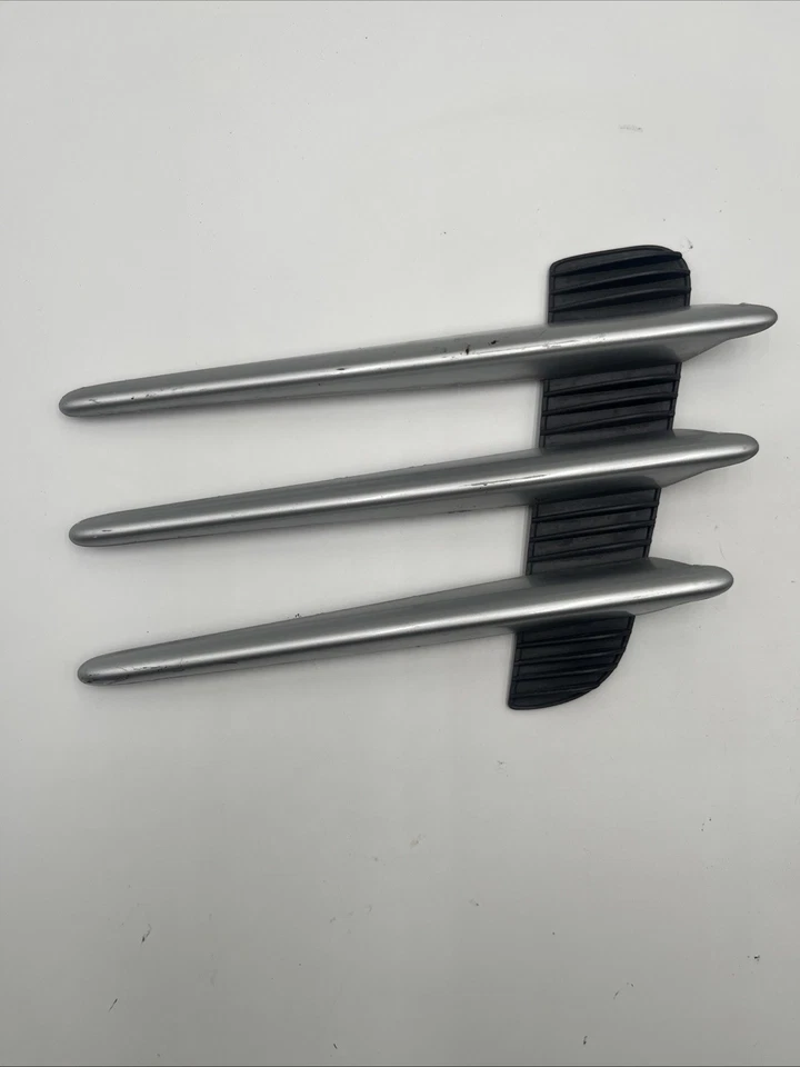 Chrysler Crossfire 2004-2008 guardabarros delantero derecho parrilla moldura 1938810211 OEM Foto 1 de 4