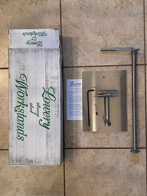 Soporte de aguja Lowery gris plata Foto 1 de 2