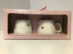 Set Zucchero e Crema in Ceramica Casetta di Betulla Farfalle e Coniglietti - (NUOVO) - Foto 1 di 5