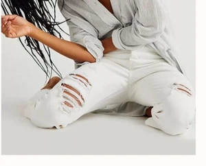 Levis Straight Crop Jeans Sz 24 Cloud Ivory Wash Ripped Button Fly Cotton - Picture 1 of 5