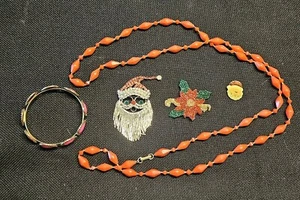 Santa Claus Rhinestone 1980s W/ Movable Beard Brooch Pin + Christmas Jewery Lot - Picture 1 of 6