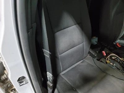 安全带前桶座乘客退刀适用于 13 - 19 TAURUS 538511 — 第 1/3 张图片