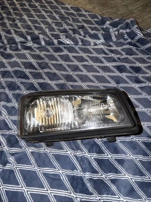 #88 - 2003-2007 Chevrolet GM OEM Silverado Avalanche parte del faro derecho #15207138 Foto 1 de 4