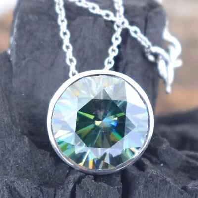 RARO Colgante solitario de diamantes de corte redondo tratado azul de 18,60 quilates en plata 925 Foto 1 de 4