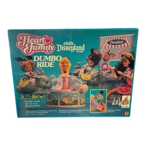 The Heart Family Visits Disneyland Park Dumbo Ride Mattel 1989 - Imagen 1 de 2