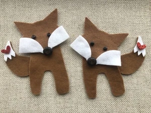 Felt FOX Shapes x 2 Die Cut Shapes Applique Embellishments Collage Cards Craft - Picture 1 of 3