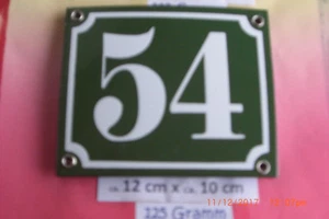 Numero civico n.54 numero bianco su erba - sfondo verde 12 cm x 10 cm smalto - Foto 1 di 11