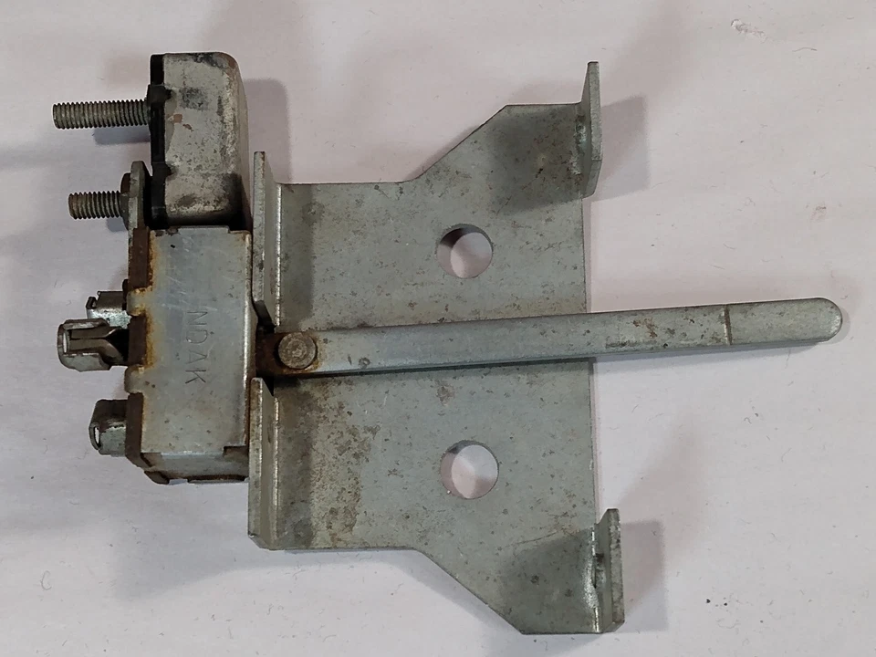 Coches Studebaker 1957 ~ Interruptor limpiaparabrisas y placa base ~ 1542261 Foto 1 de 3