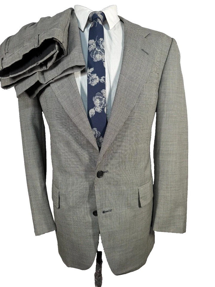 JOS. A. BANK Mens Gray HOUNDSTOOTH Check Pleated 2 Pc Suit 41L Jacket 33x31 Pant - Image 1 of 4