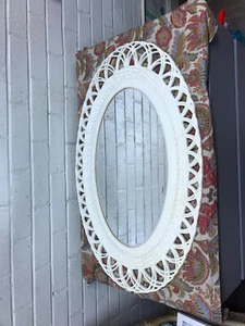 VINTAGE OFF WHITE WICKER LOOK RESIN FRAMED OVAL WALL MIRROR 30 X 19.5 X 1/2” MCM - Picture 1 of 13